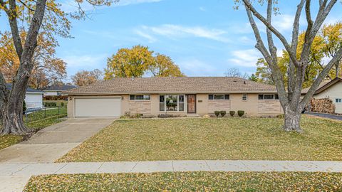 Photo of 658 Illinois Boulevard, Hoffman Estates, IL 60169 (MLS # 12513700)
