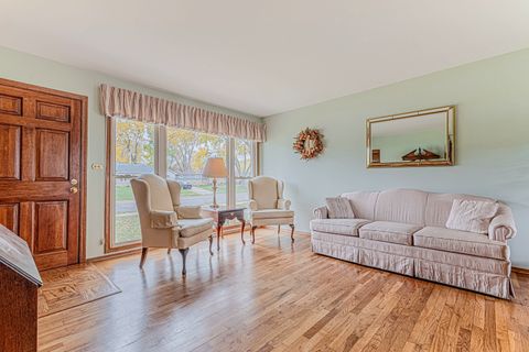 Tiny photo for 658 Illinois Boulevard, Hoffman Estates, IL 60169 (MLS # 12513700)