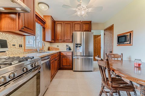 Tiny photo for 658 Illinois Boulevard, Hoffman Estates, IL 60169 (MLS # 12513700)