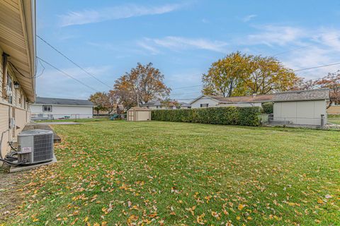 Tiny photo for 658 Illinois Boulevard, Hoffman Estates, IL 60169 (MLS # 12513700)