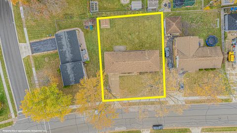 Tiny photo for 658 Illinois Boulevard, Hoffman Estates, IL 60169 (MLS # 12513700)