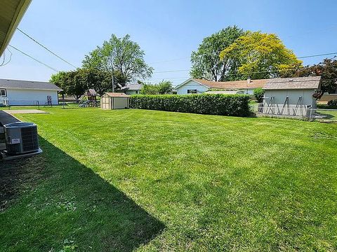 Tiny photo for 658 Illinois Boulevard, Hoffman Estates, IL 60169 (MLS # 12513700)