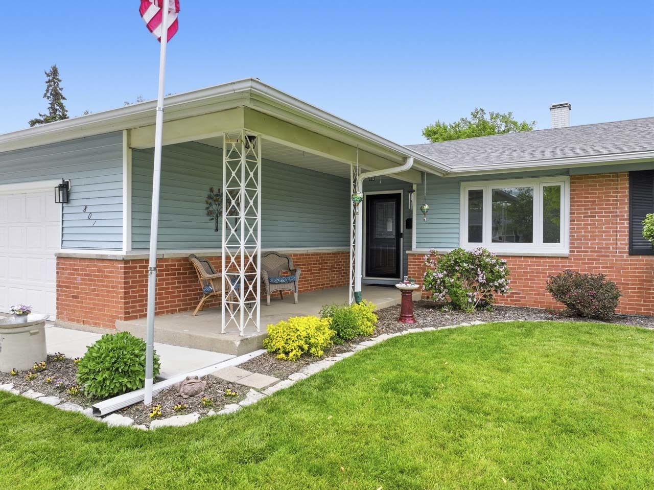 801 Delphia Avenue
