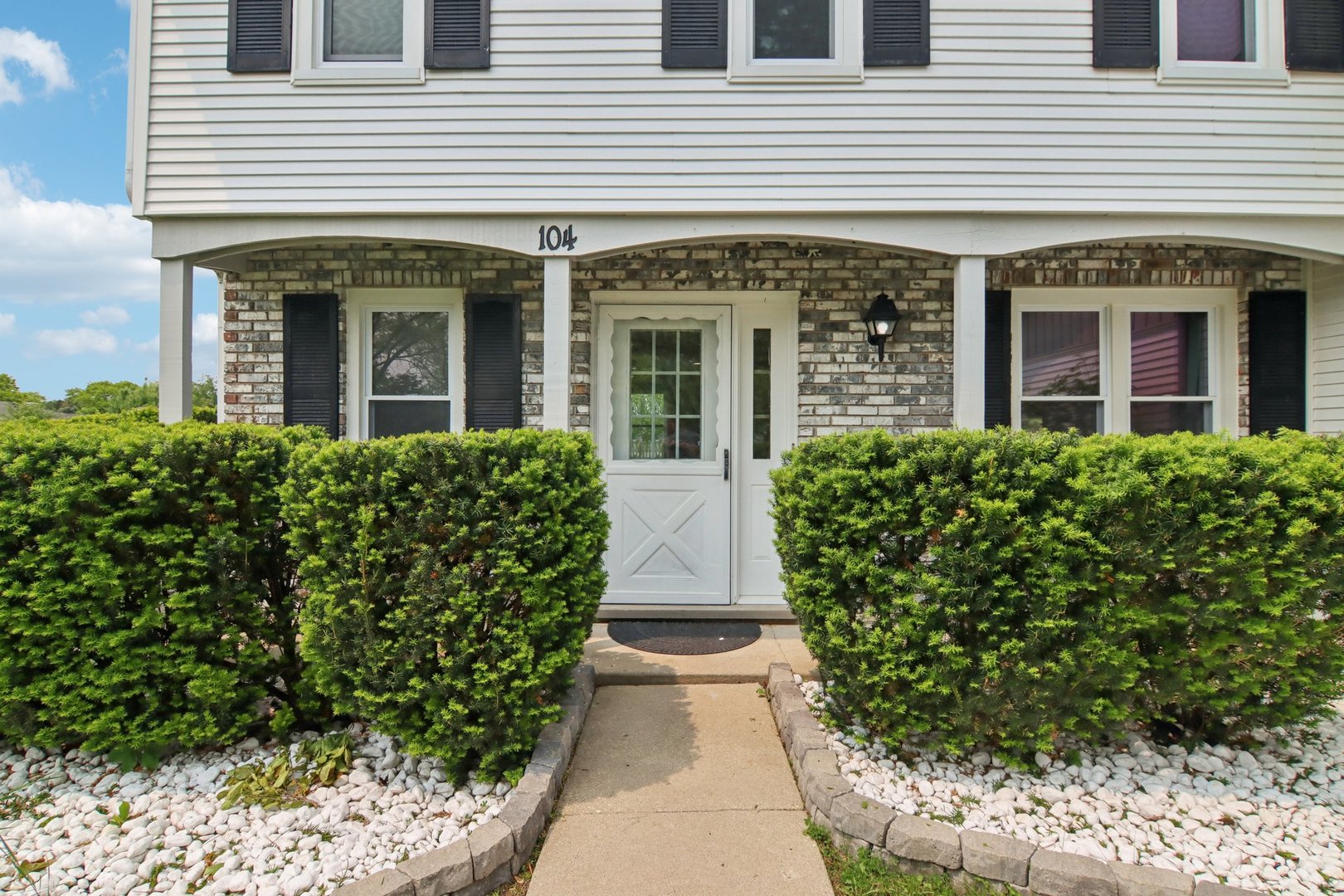 104 S Walnut Lane