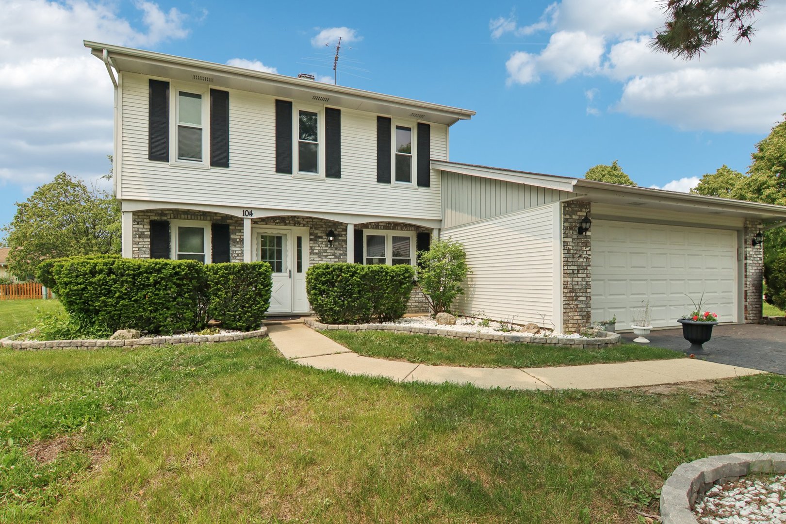 104 S Walnut Lane