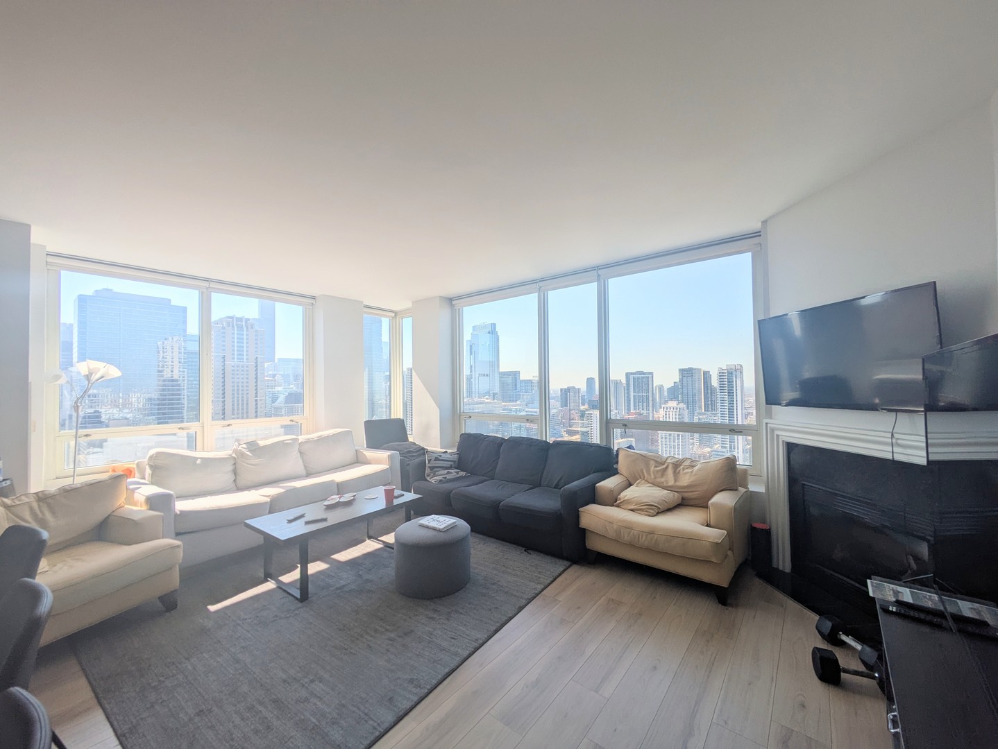 33 W Ontario Street 39ES