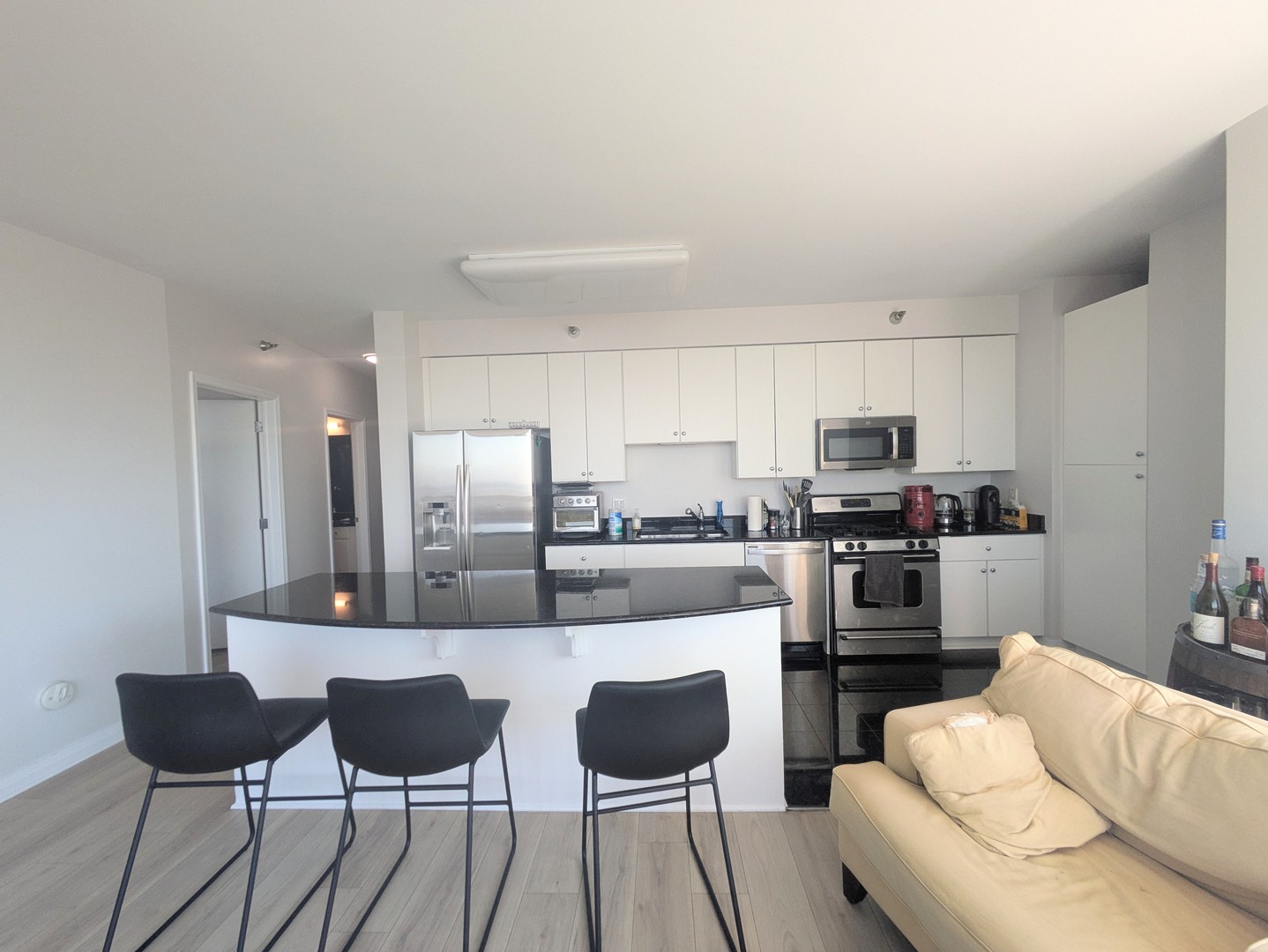 33 W Ontario Street 39ES