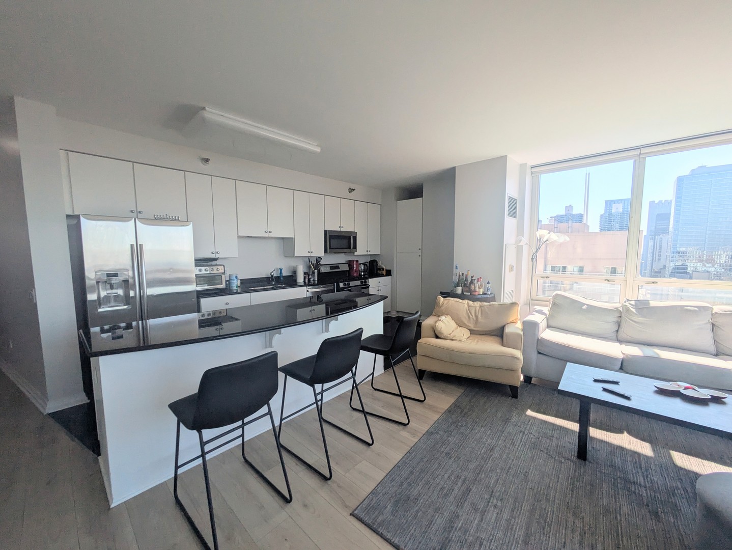 33 W Ontario Street 39ES