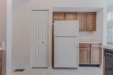 Tiny photo for 386 Gladstone Lane, Elgin, IL 60120 (MLS # 12548343)