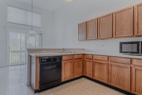 Tiny photo for 386 Gladstone Lane, Elgin, IL 60120 (MLS # 12548343)