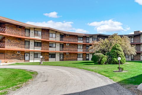 Photo of 2306 Holiday Terrace #163, Lansing, IL 60438 (MLS # 12491230)