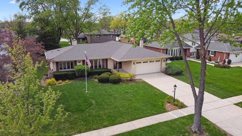 Tiny photo for 1621 Claremont Drive, Darien, IL 60561 (MLS # 12622830)
