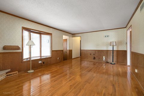 Tiny photo for 1621 Claremont Drive, Darien, IL 60561 (MLS # 12622830)