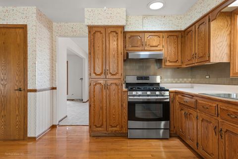 Tiny photo for 1621 Claremont Drive, Darien, IL 60561 (MLS # 12622830)