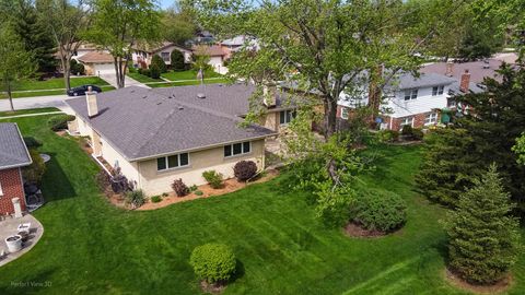 Tiny photo for 1621 Claremont Drive, Darien, IL 60561 (MLS # 12622830)