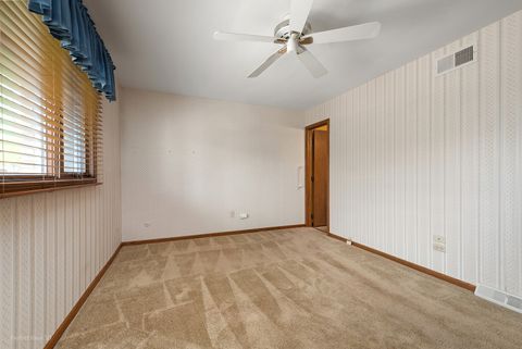 Tiny photo for 1621 Claremont Drive, Darien, IL 60561 (MLS # 12622830)