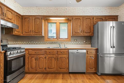 Tiny photo for 1621 Claremont Drive, Darien, IL 60561 (MLS # 12622830)