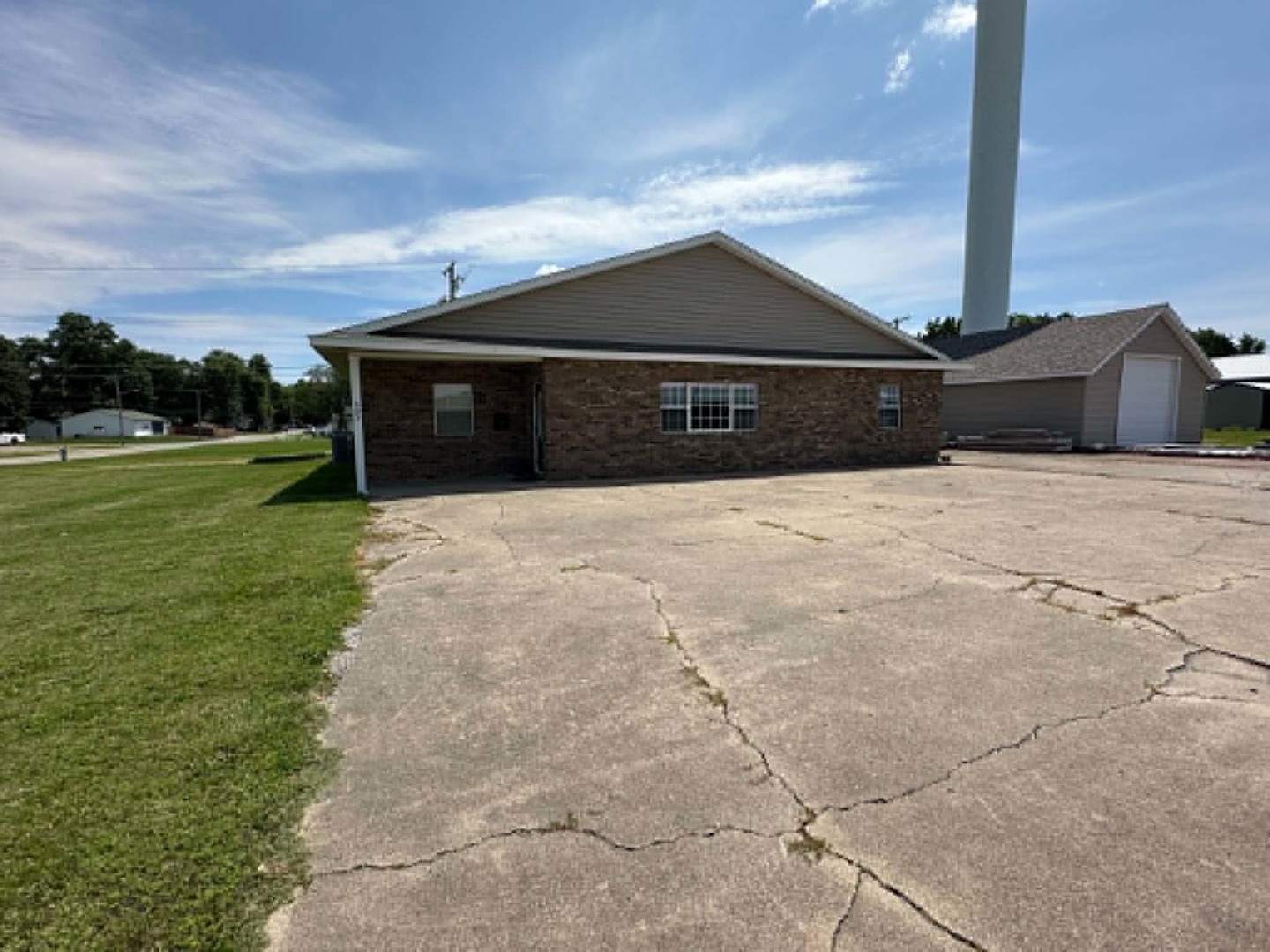 403 S Sycamore