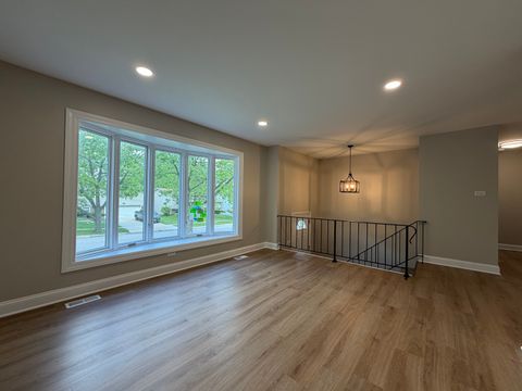Tiny photo for 5747 Dover Road, Oak Forest, IL 60452 (MLS # 12633852)