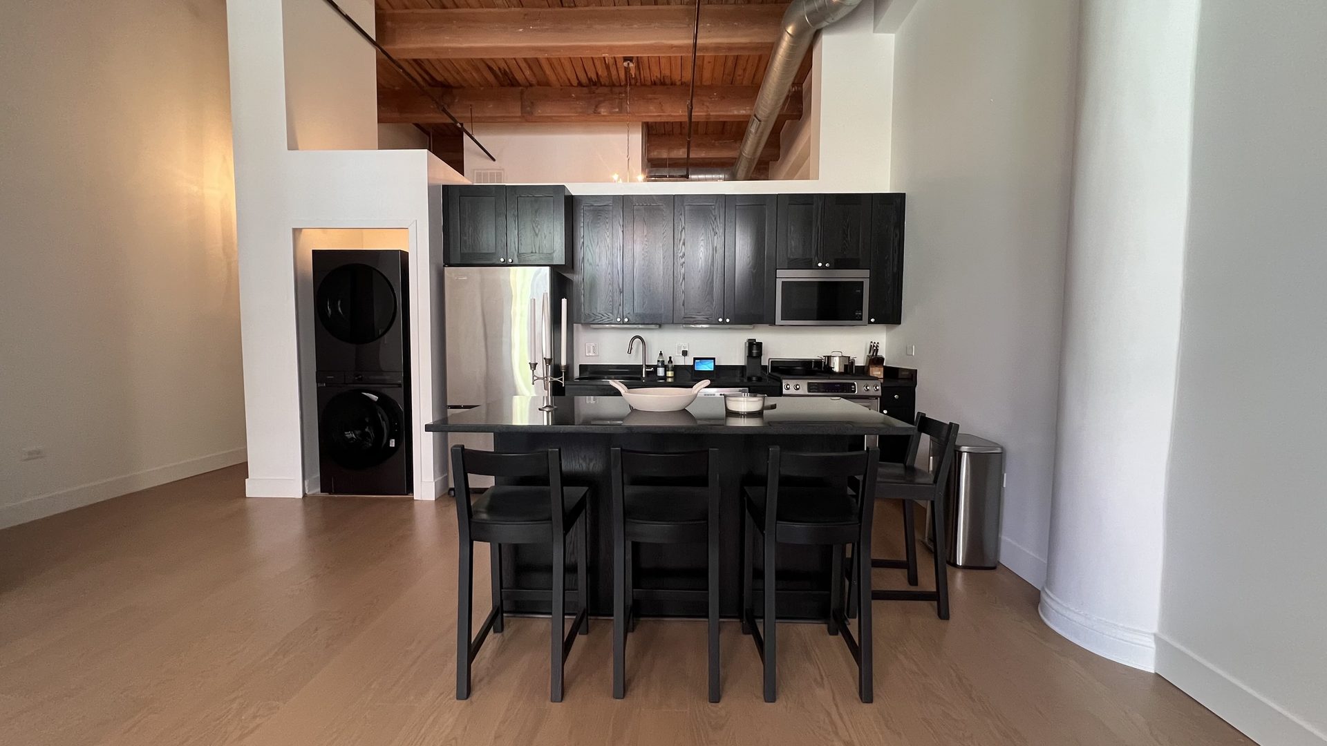 2303 S MICHIGAN Avenue 203