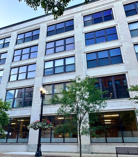 2303 S MICHIGAN Avenue 203 Chicago IL 60616