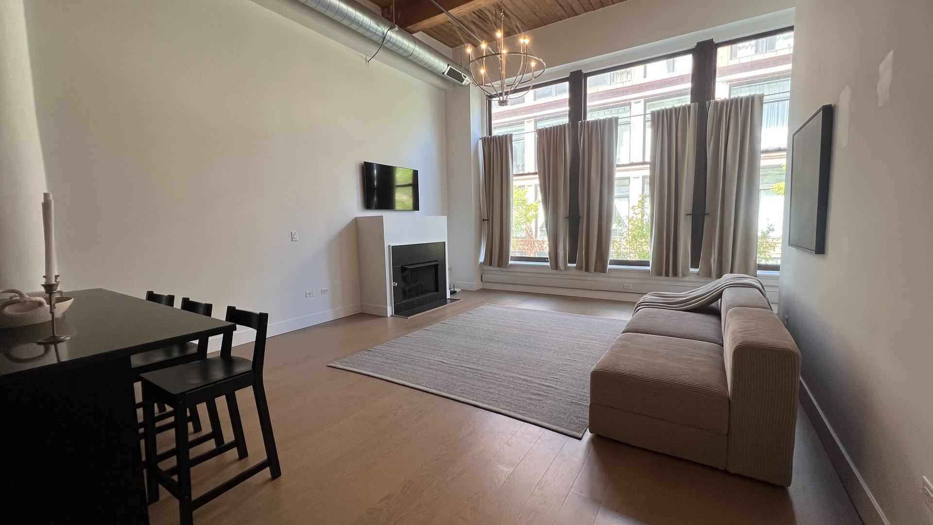 2303 S MICHIGAN Avenue 203