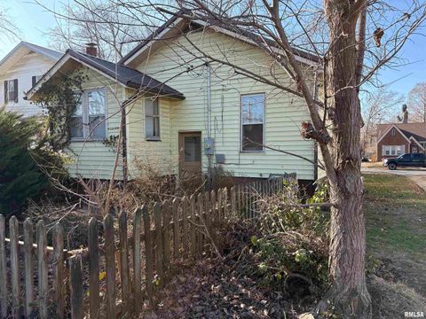 Tiny photo for 433 LINDEN, Centralia, IL 62801 (MLS # EB460799)