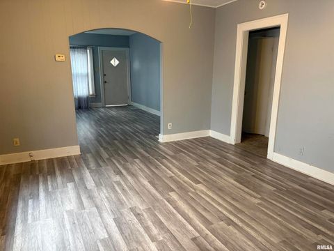 Tiny photo for 433 LINDEN, Centralia, IL 62801 (MLS # EB460799)