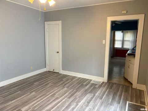 Tiny photo for 433 LINDEN, Centralia, IL 62801 (MLS # EB460799)