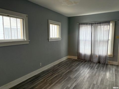 Tiny photo for 433 LINDEN, Centralia, IL 62801 (MLS # EB460799)