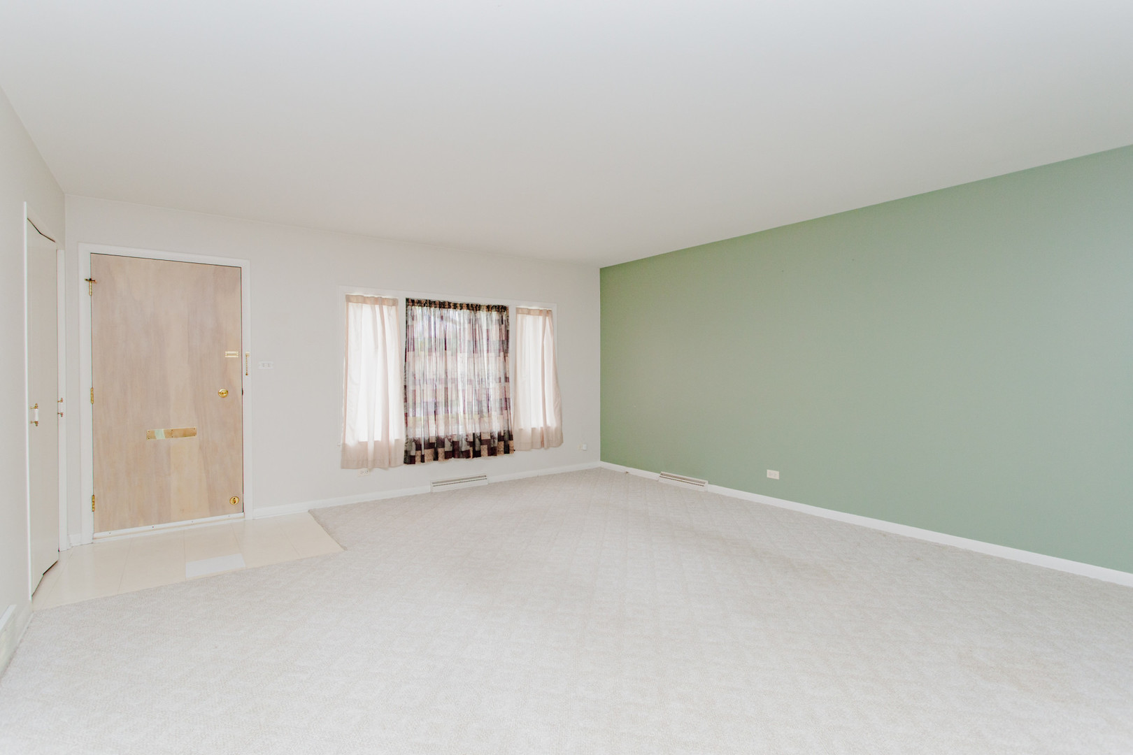 818 Leahy Circle