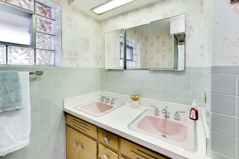 Tiny photo for 820 N Delphia Avenue, Park Ridge, IL 60068 (MLS # 12590721)