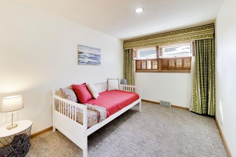 Tiny photo for 820 N Delphia Avenue, Park Ridge, IL 60068 (MLS # 12590721)