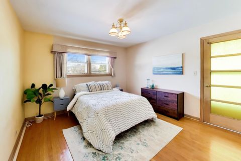 Tiny photo for 820 N Delphia Avenue, Park Ridge, IL 60068 (MLS # 12590721)