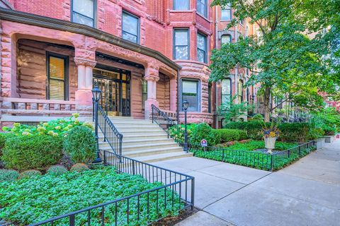 Tiny photo for 1510 N Dearborn Parkway #402, Chicago, IL 60610 (MLS # 12478909)