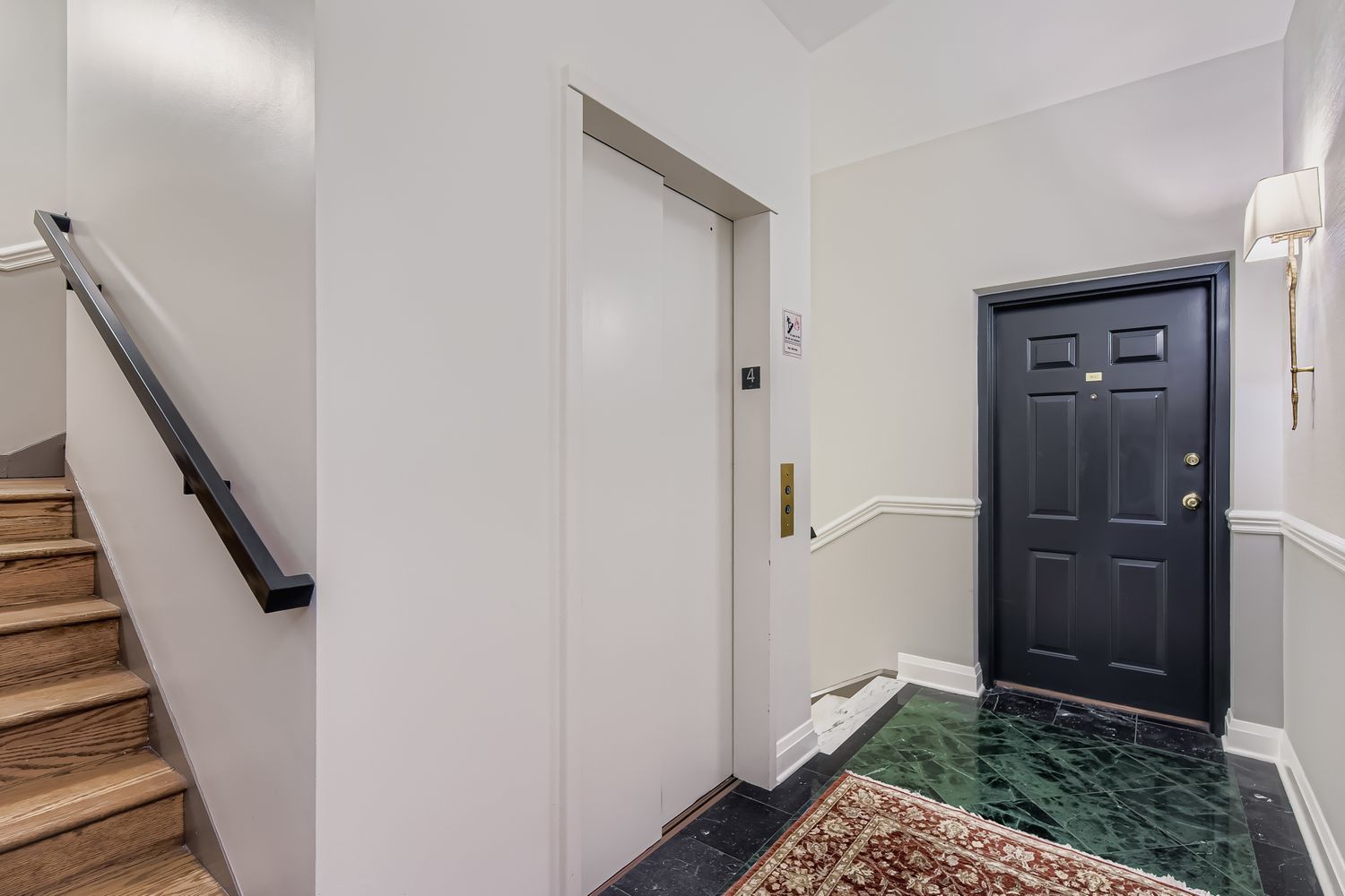 1510 N Dearborn Parkway 402