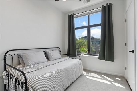 Tiny photo for 2045 W Concord Place #401, Chicago, IL 60647 (MLS # 12622153)