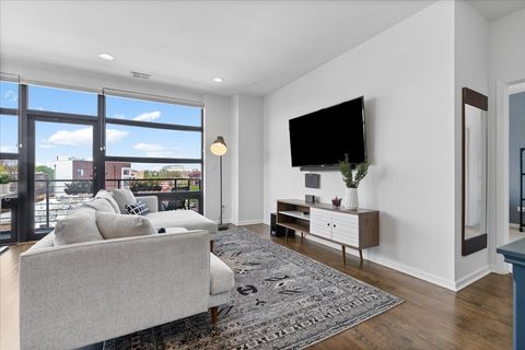 Tiny photo for 2045 W Concord Place #401, Chicago, IL 60647 (MLS # 12622153)
