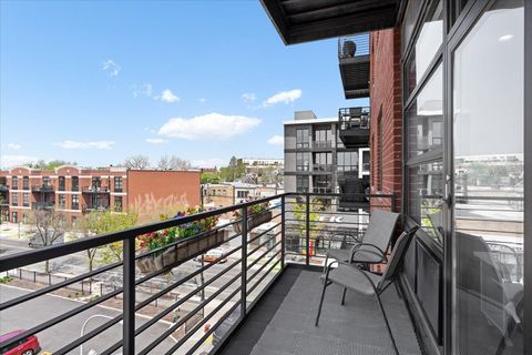 Tiny photo for 2045 W Concord Place #401, Chicago, IL 60647 (MLS # 12622153)