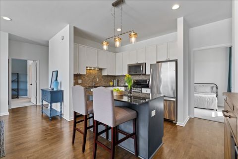 Tiny photo for 2045 W Concord Place #401, Chicago, IL 60647 (MLS # 12622153)