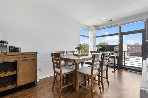 Tiny photo for 2045 W Concord Place #401, Chicago, IL 60647 (MLS # 12622153)