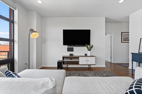 Tiny photo for 2045 W Concord Place #401, Chicago, IL 60647 (MLS # 12622153)