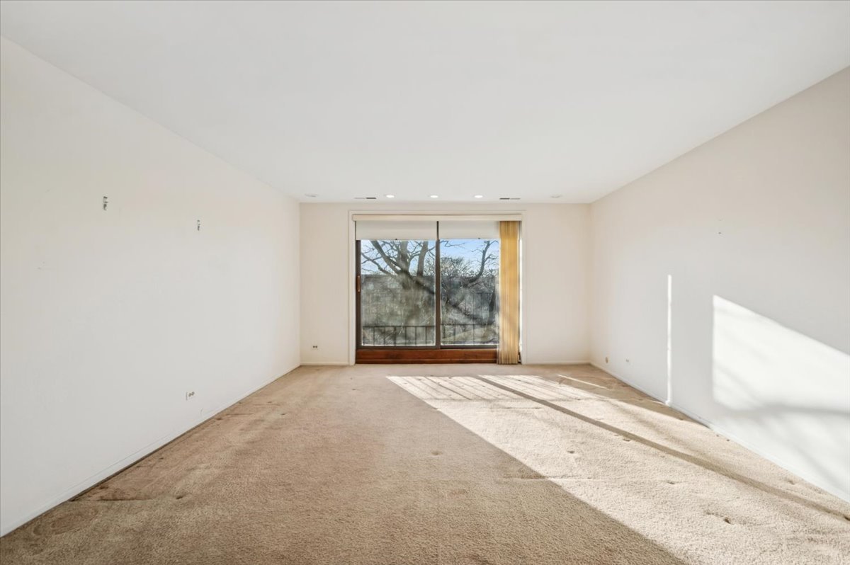 7601 N Lincoln Avenue 415