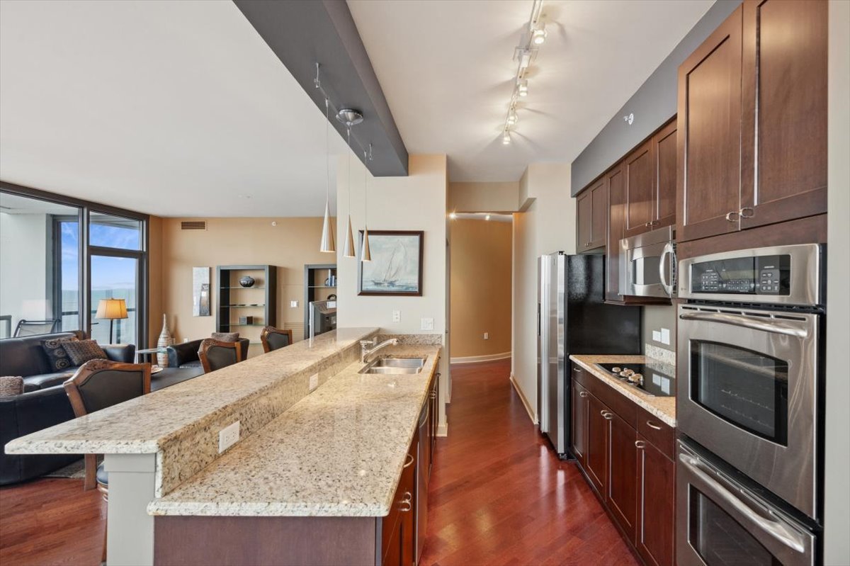 1235 S Prairie Avenue 3101