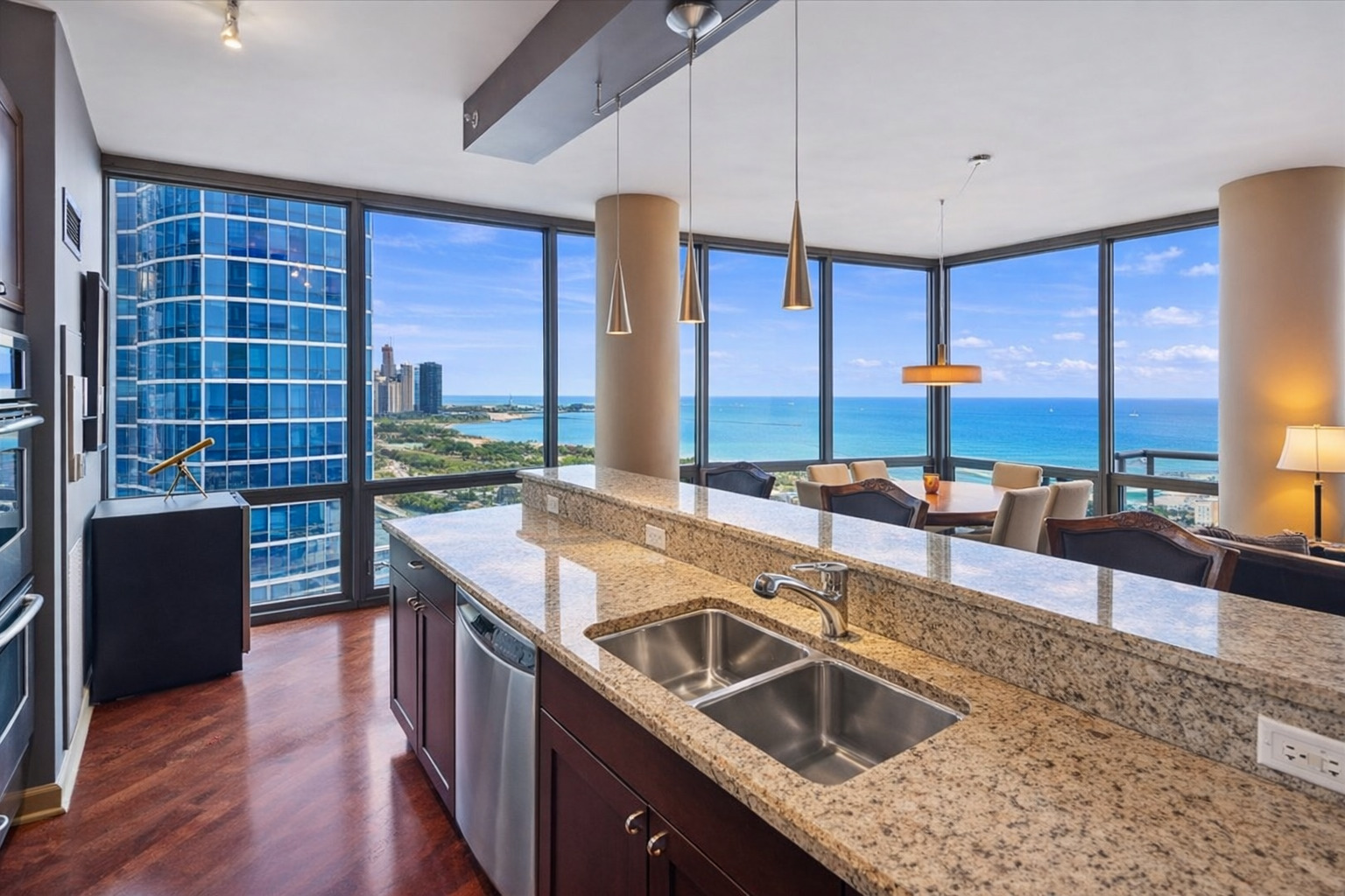 1235 S Prairie Avenue 3101