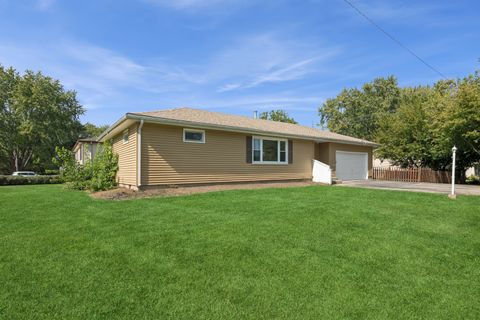 Tiny photo for 1807 Beach Road, McHenry, IL 60050 (MLS # 12459954)