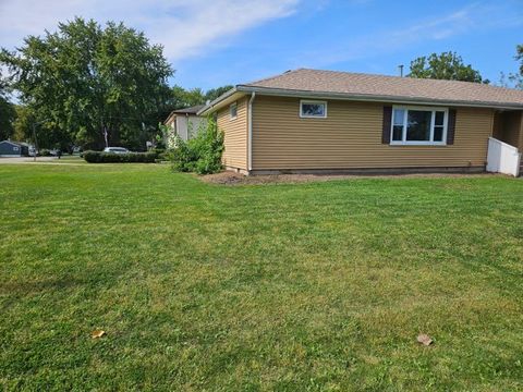 Tiny photo for 1807 Beach Road, McHenry, IL 60050 (MLS # 12459954)