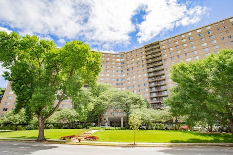 Photo of 7033 N Kedzie Avenue #303, Chicago, IL 60645 (MLS # 12749478)