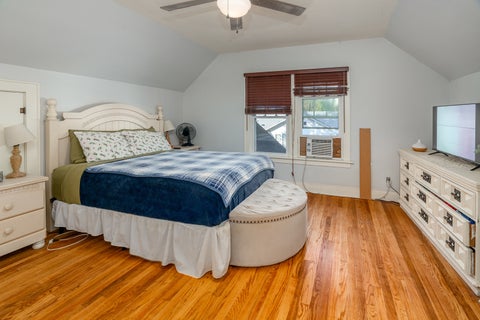 Tiny photo for 2204 Walnut Street, Murphysboro, IL 62966 (MLS # 12796567)