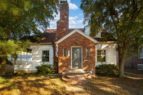 Photo of 2204 Walnut Street, Murphysboro, IL 62966 (MLS # 12796567)